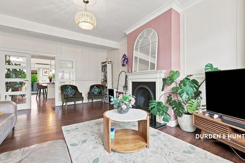 4 bedroom terraced house for sale, Westrow Drive, Barking, IG11