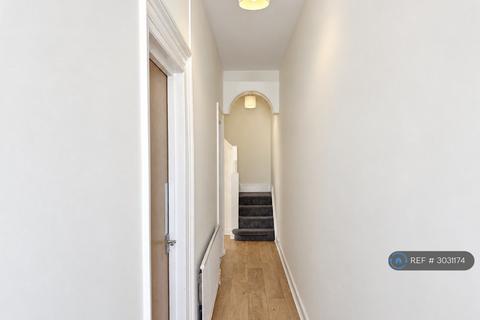 4 bedroom terraced house to rent, Edmund Road, Southsea, PO4