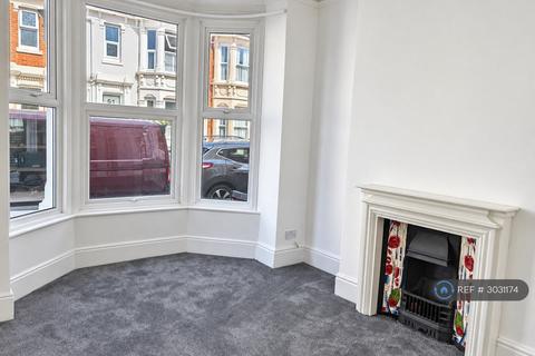 4 bedroom terraced house to rent, Edmund Road, Southsea, PO4