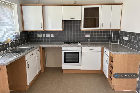 3 bedroom detached house to rent, Newcroft Drive, Manchester, M9