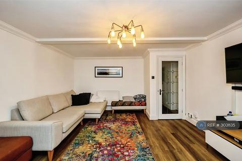 2 bedroom flat to rent, South Parade, Hampshire, PO4