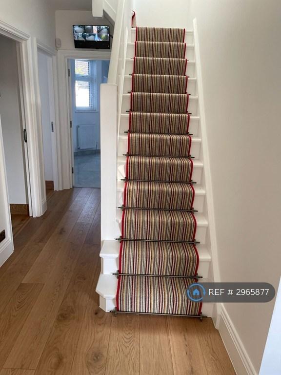 House in London - View 5