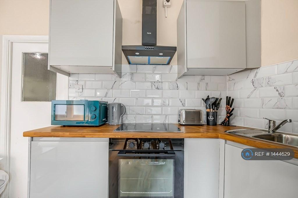 Apartment in London - View 2