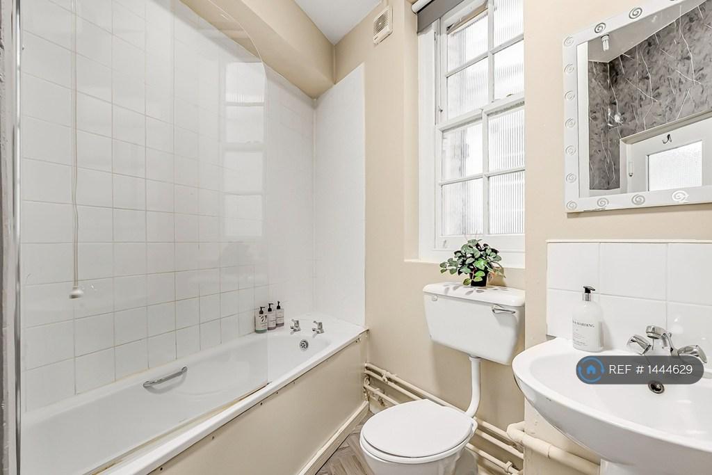 Apartment in London - View 5