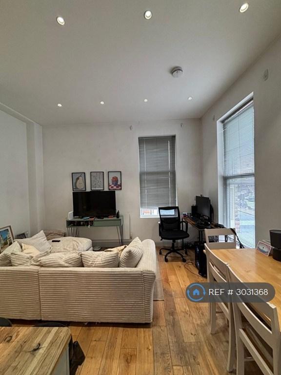 Apartment in London - View 2