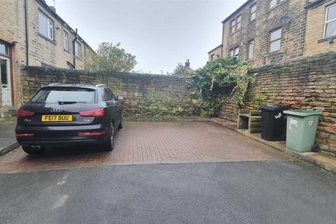 2 bed terraced house for rent in Farsley