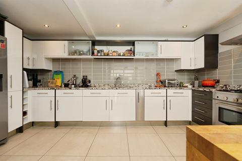 4 bedroom detached house for sale, Beechcroft Road, Bushey