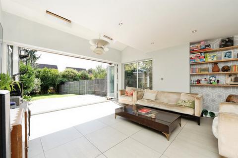 4 bedroom detached house for sale, Beechcroft Road, Bushey