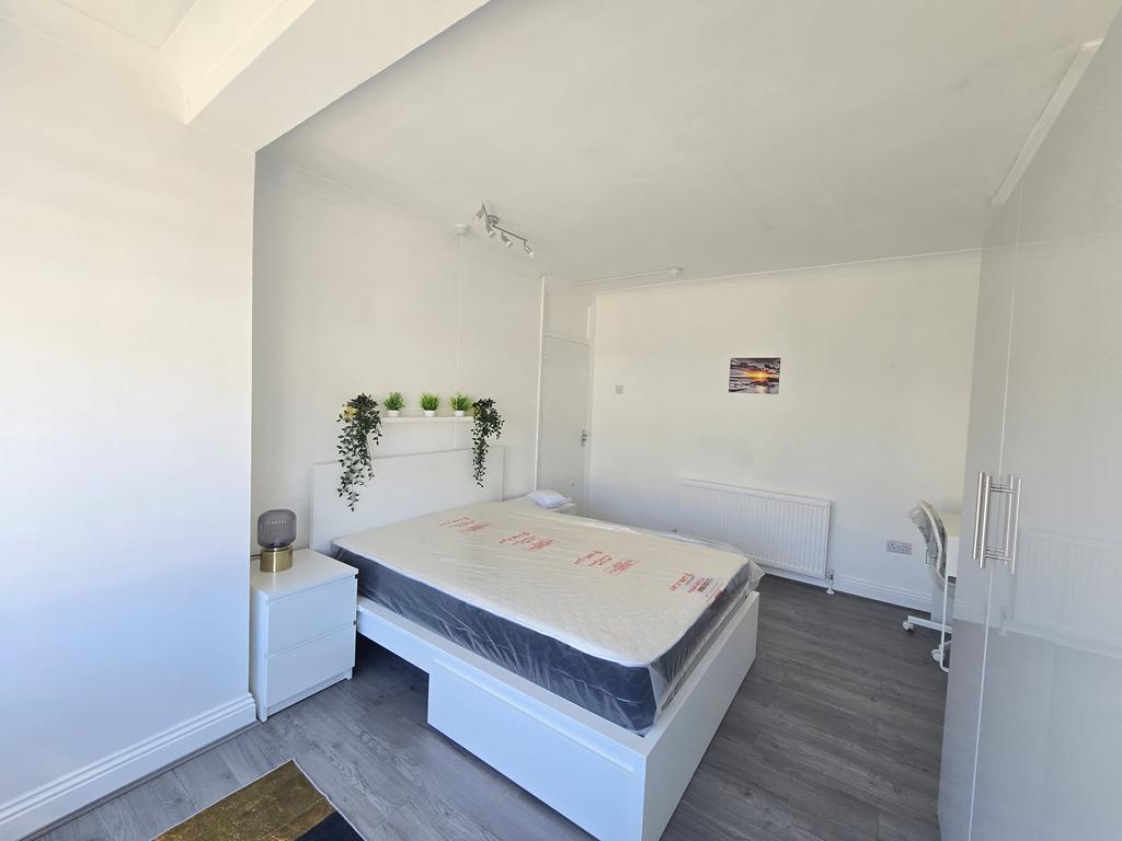 House in Ilford - View 2