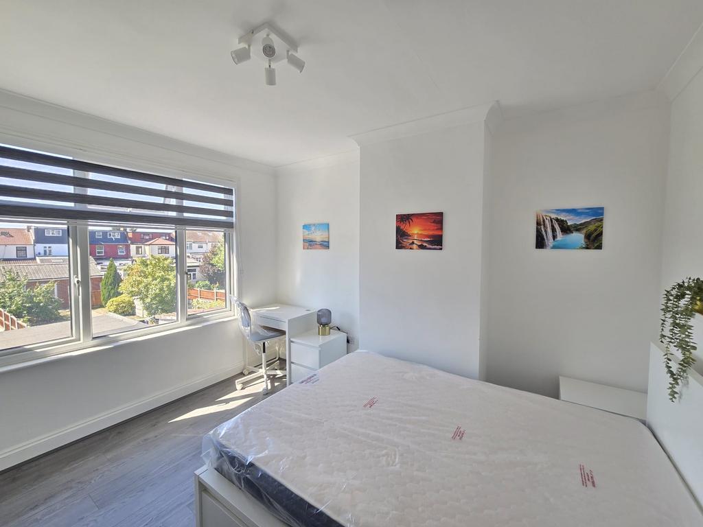 House in Ilford - More