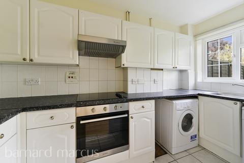 2 bedroom house to rent, Tapestry Close, SUTTON