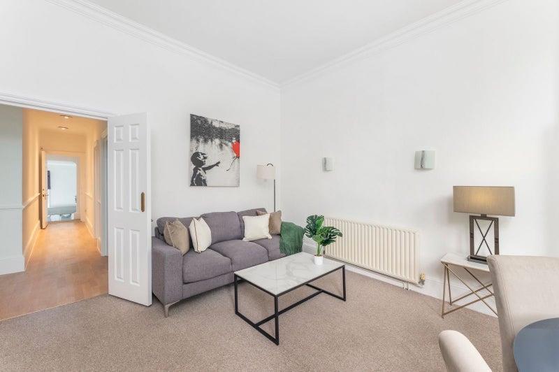 Apartment in London - View 3