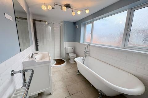 3 bedroom terraced house to rent, Violet Street, South Hylton, SR4