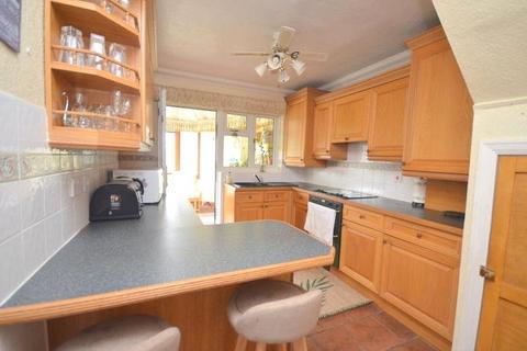 3 bedroom semi-detached house to rent, South End Road, Hornchurch, Essex, RM12