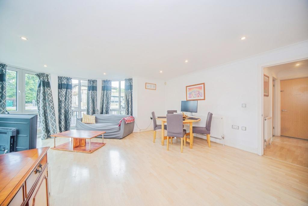Apartment in Southampton - View 2
