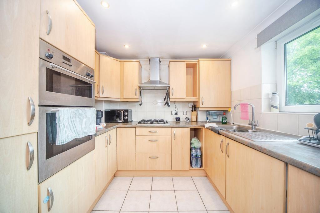 Apartment in Southampton - View 4