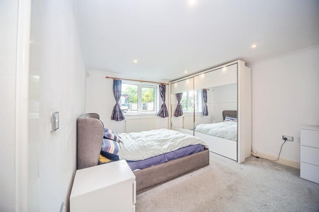 Apartment in Southampton - View 5