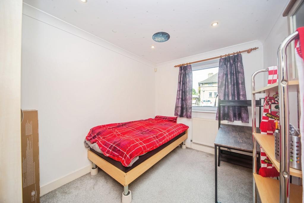 Apartment in Southampton - More
