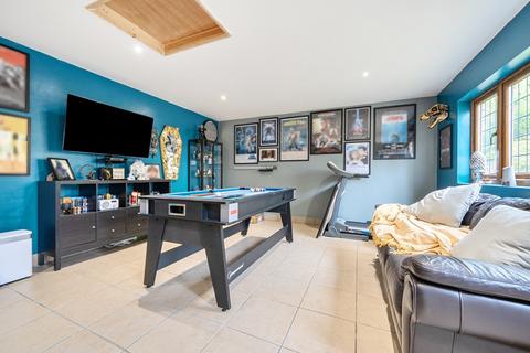 4 bedroom semi-detached house for sale, Blenheim Gardens, Aveley, South Ockendon, Essex, RM15 4EB
