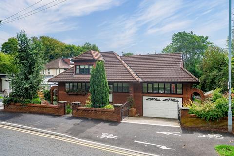 3 bedroom detached house for sale, Broadway, Cheadle, SK8