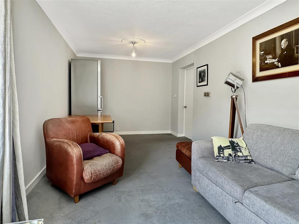 Apartment in Cambridge - View 3