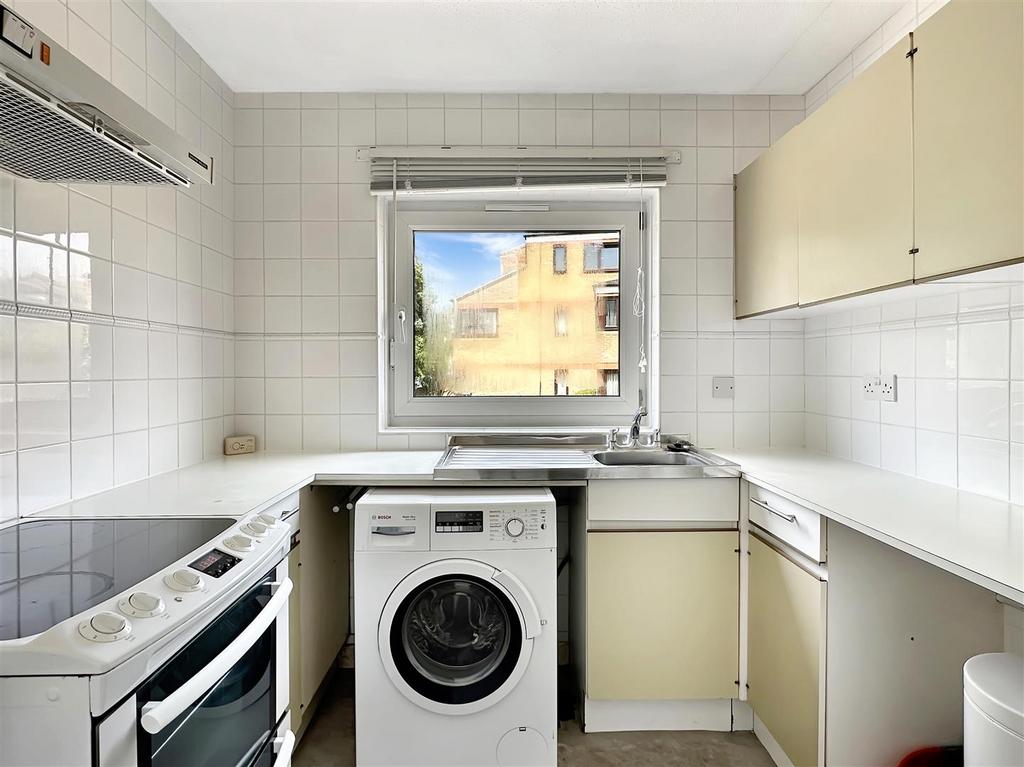 Apartment in Cambridge - View 4