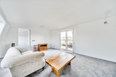 2 bedroom flat for sale, Princes Court, Surrey Quays, London, SE16