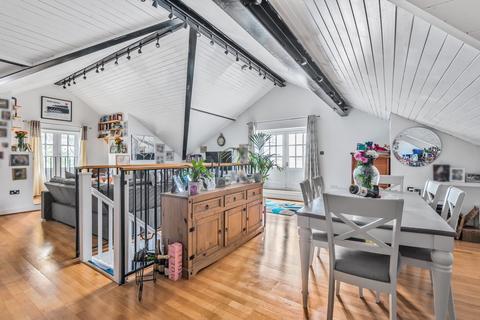 2 bedroom maisonette for sale, Pump House Close, London, SE16