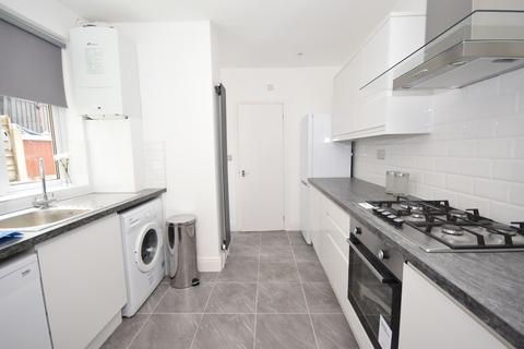 1 bedroom house of multiple occupation to rent, Henley Road, Ilford IG1