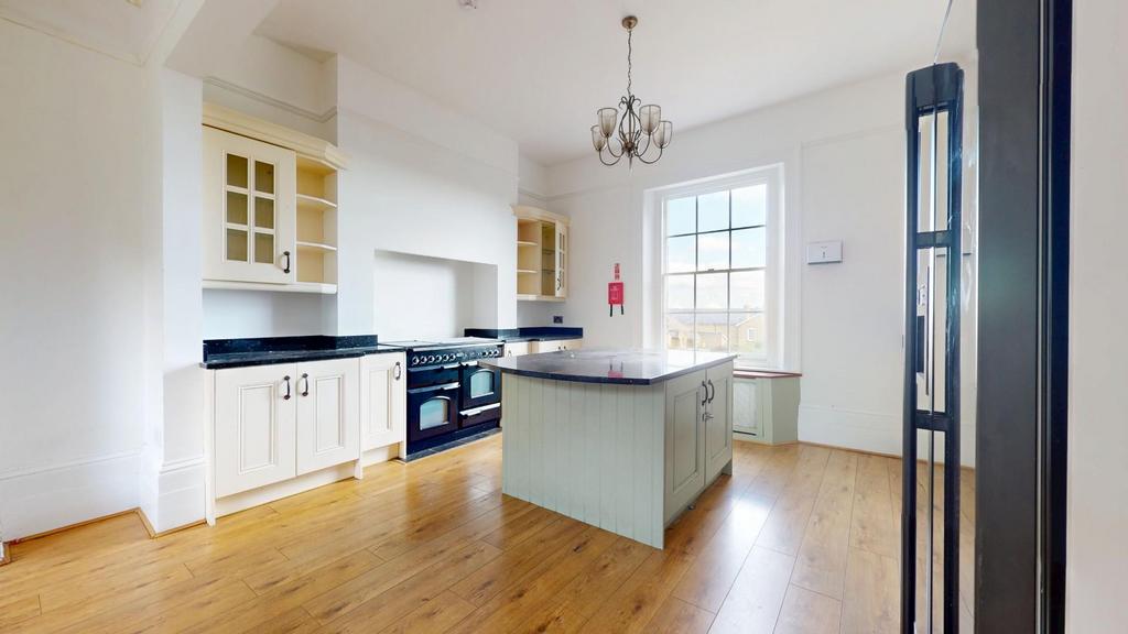 House in Gravesend - View 2