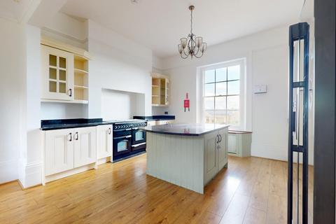 4 bedroom detached house for sale, Parrock Road, Gravesend, DA12
