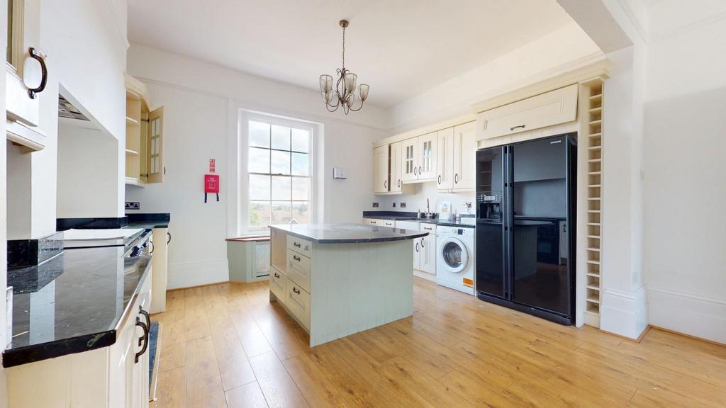 House in Gravesend - View 3