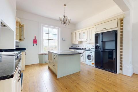 4 bedroom detached house for sale, Parrock Road, Gravesend, DA12