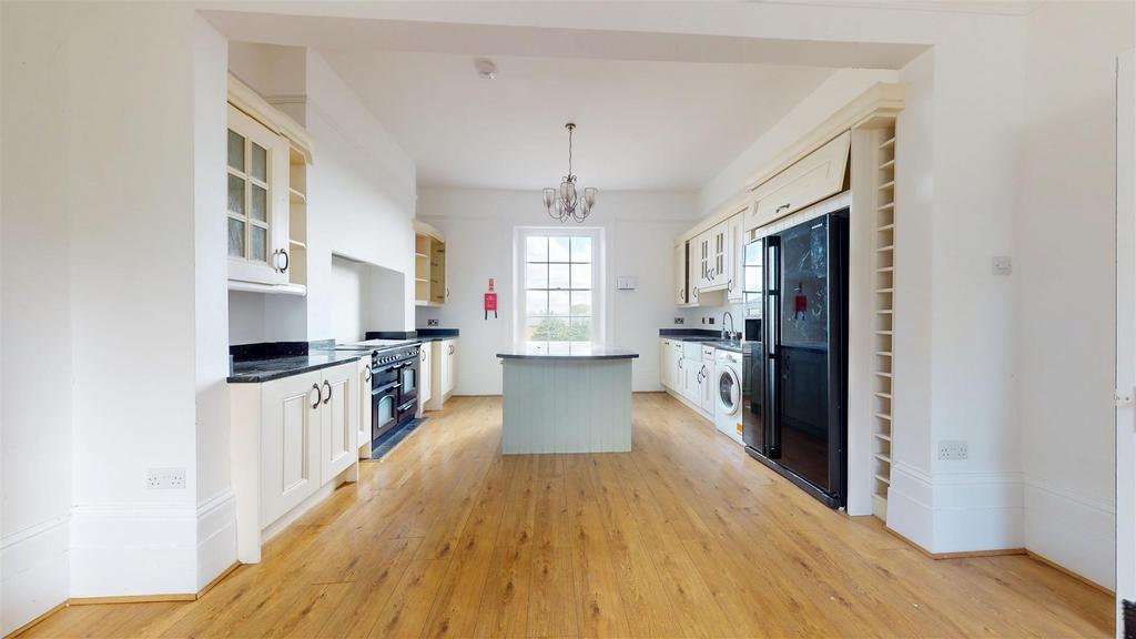 House in Gravesend - View 4