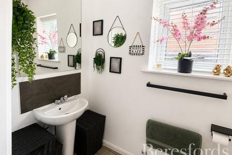 2 bedroom end of terrace house for sale, Elm Gardens, Mountnessing, CM15