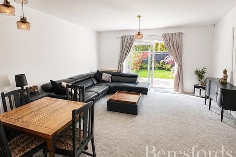 2 bedroom end of terrace house for sale, Elm Gardens, Mountnessing, CM15