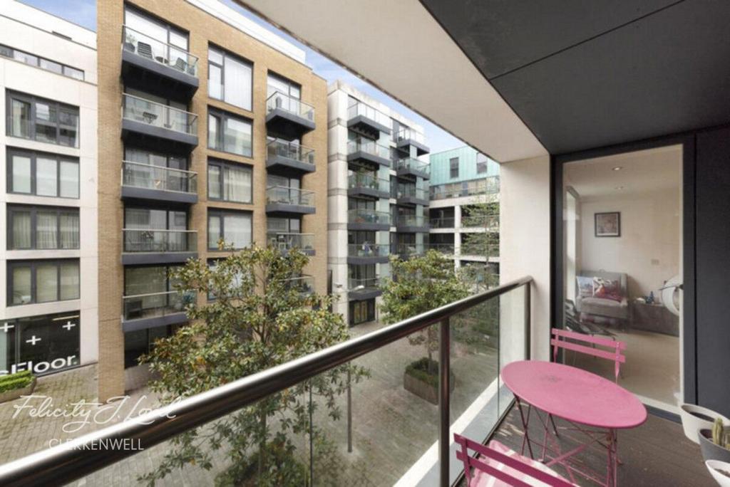 Apartment in LONDON - View 4
