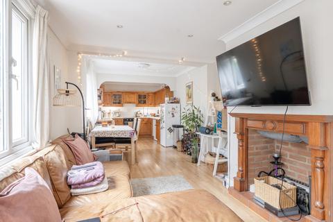 6 bedroom semi-detached house for sale, Weech Road, London