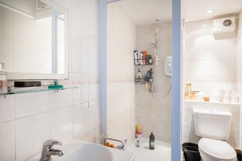 6 bedroom semi-detached house for sale, Weech Road, London