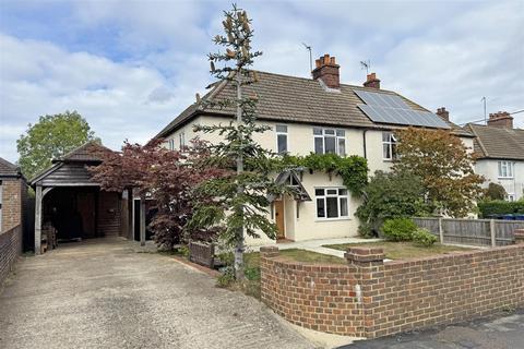 4 bedroom semi-detached house for sale, Woodside Road Chiddingfold  *No Onward Chain*