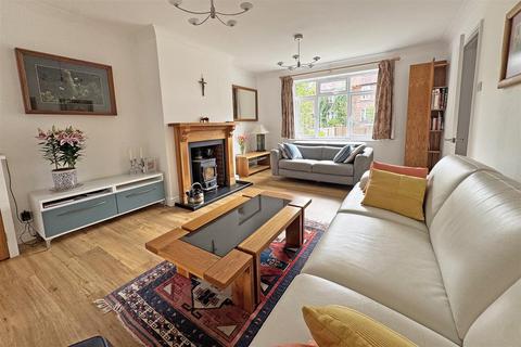 4 bedroom semi-detached house for sale, Woodside Road Chiddingfold  *No Onward Chain*
