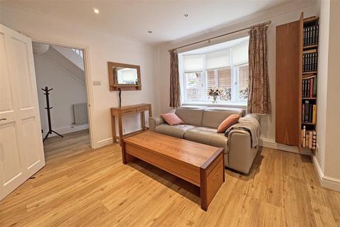 4 bedroom semi-detached house for sale, Woodside Road Chiddingfold  *No Onward Chain*