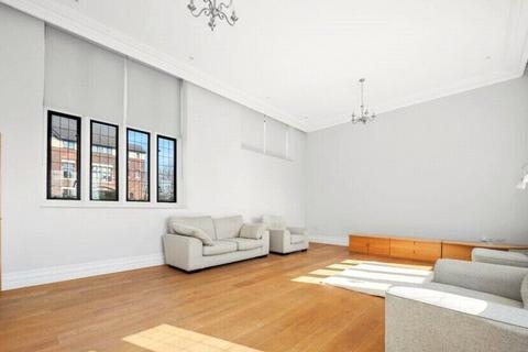 undefined, Courtyard House, London NW7
