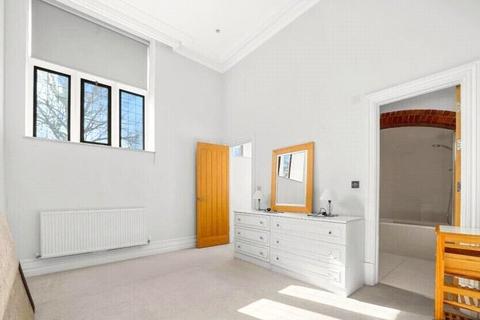 undefined, Courtyard House, London NW7