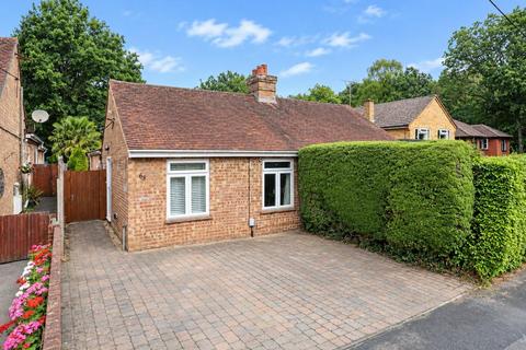 2 bedroom semi-detached bungalow for sale, Cranford Avenue, Fleet GU52