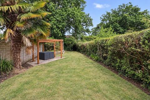 2 bedroom semi-detached bungalow for sale, Cranford Avenue, Fleet GU52