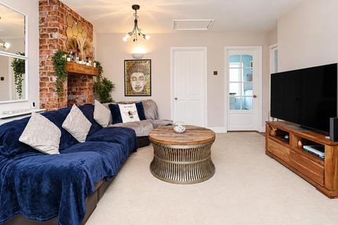 2 bedroom semi-detached bungalow for sale, Cranford Avenue, Fleet GU52
