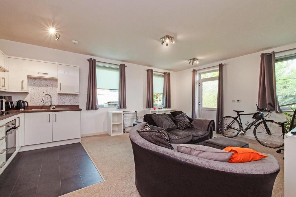 Apartment in York, Clifton Moor, Clifton Without - View 2