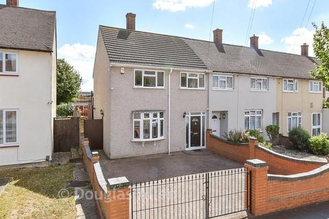 3 bedroom end of terrace house for sale, Cricklade Avenue, Romford RM3