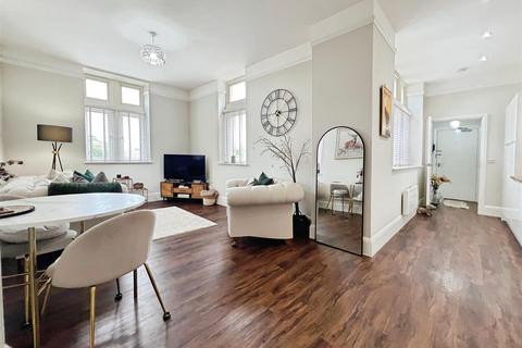 1 bedroom flat for sale, Oliver Road, Bicton Heath, Shrewsbury
